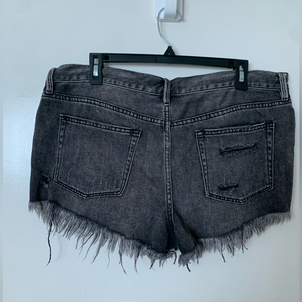 We The Free Free People Distressed Jean Shorts Black Size 31 - Picture 2 of 4